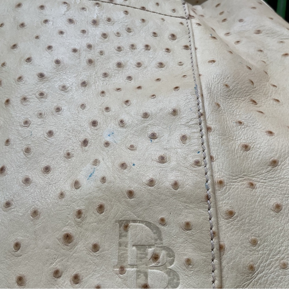 Dooney & Bourke ostrich leather sac handbag. - Picture 10 of 11